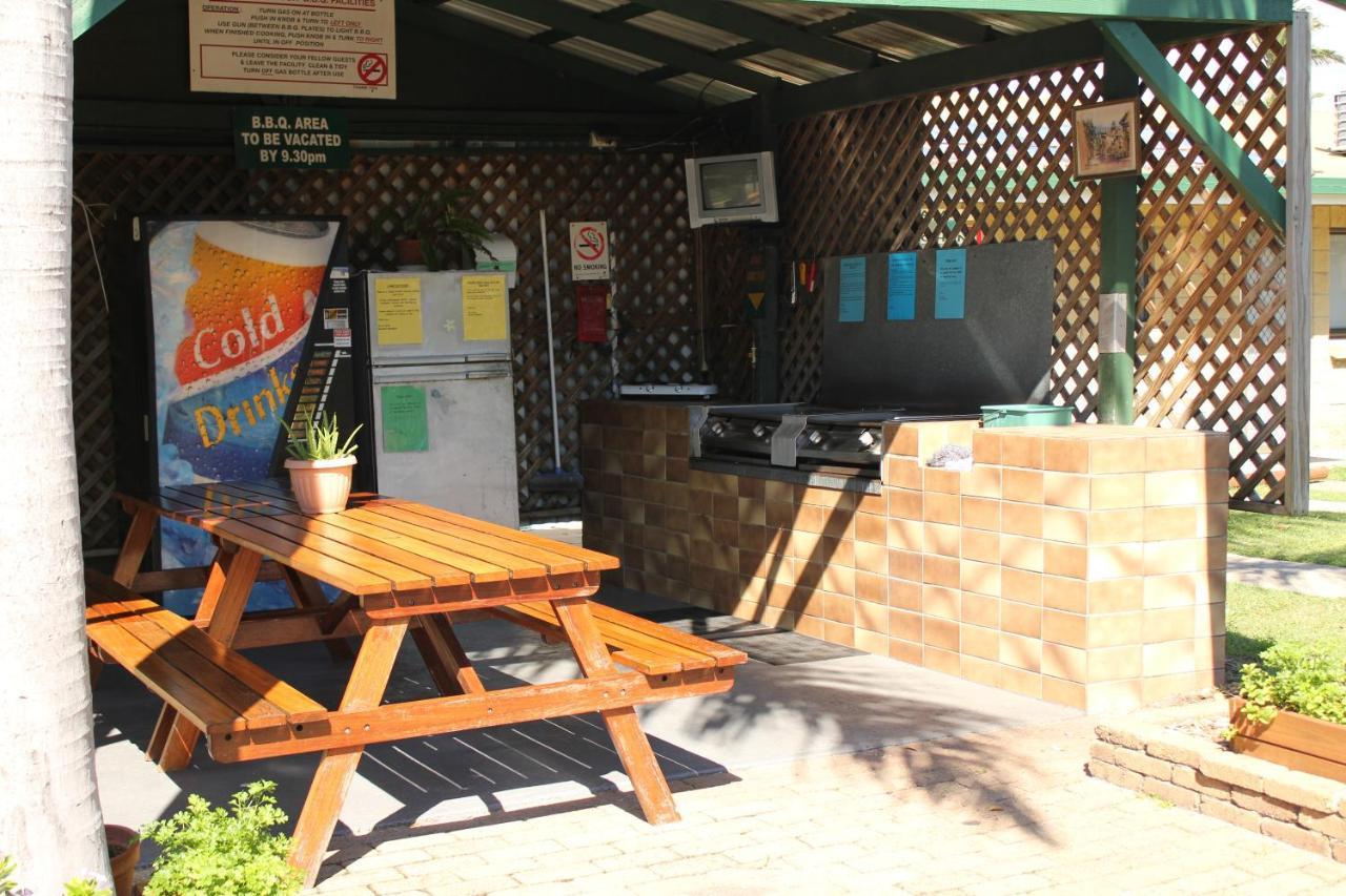 Golden Beach Holiday Park Exterior photo